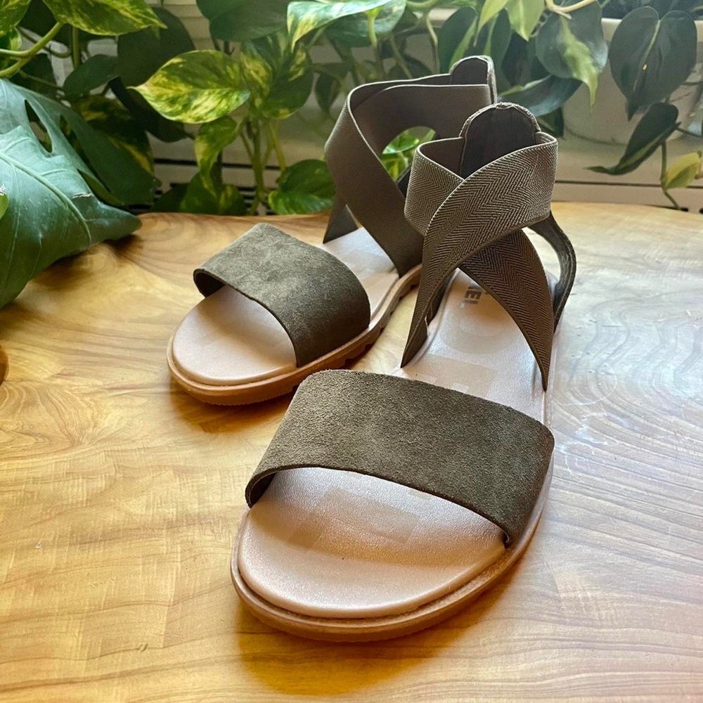 NEW IN BOX Sorel Ella II sandals in an olive/khaki green color